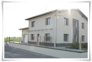 Vista esterno palazzina di uffici a Castelfranco emilia provincia di Modena